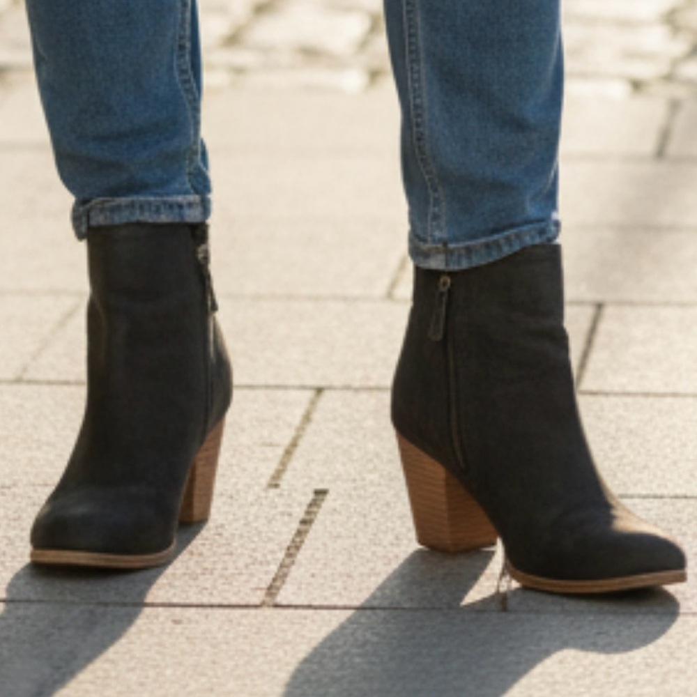 Aldo Charcoal Leather Ankle Booties
